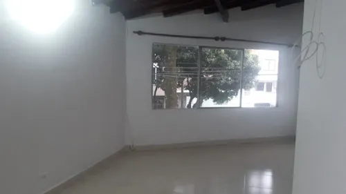 Se Arrienda Amplio Apartaestudio En Laureles - Estado (medellín)