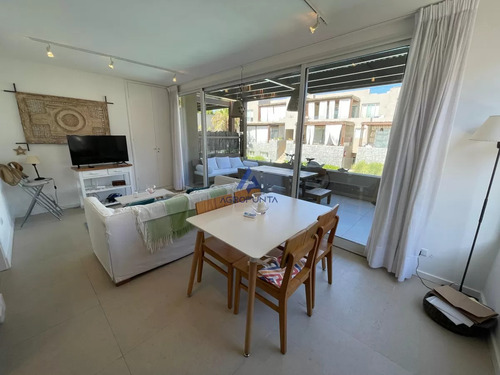Moderno Apartamento 2 Dormitorios C Parrillero Propio En Montoya