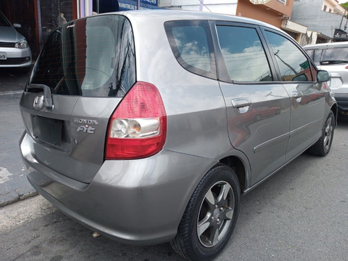 Imagem 4 de 10 de Honda Fit 2004