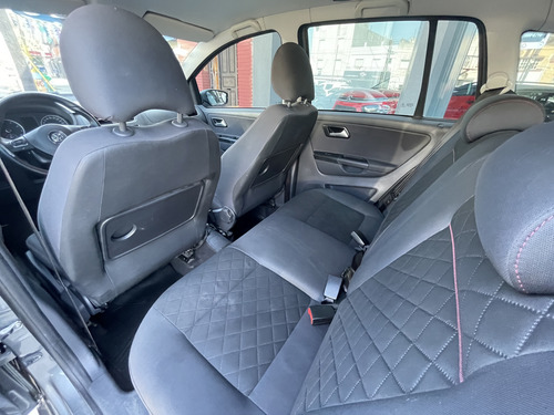 Volkswagen Suran 1.6 Highline 101cv