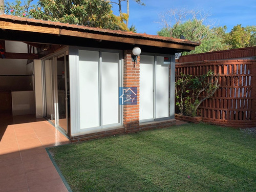 Casa En Venta, Pinares, Punta Del Este- Ref: 736