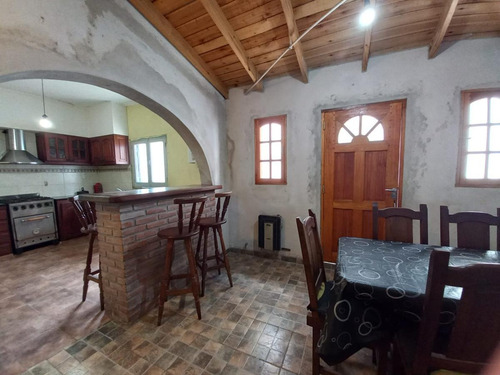 Imagen 3 de 27 de Casa 3 Dormitorios - Barrio El Carmen - Berisso-123 31 Y 32