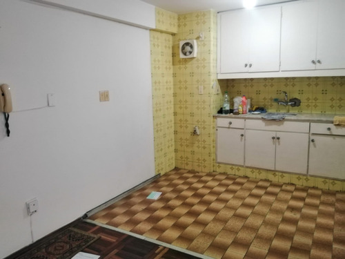 Imagen 5 de 9 de A 1 Cuadra De Plaza Independencia, 1 Dormitorio