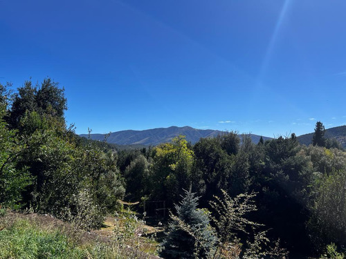 Casa En Venta - 3 Dormitorios 2 Baños - Cochera - 1.560mts2 - San Martín De Los Andes