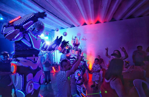 Imagem 4 de 5 de Robô Megatron Para Festa