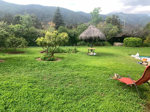 Casa En Venta De 5 Dorm. En Olmué