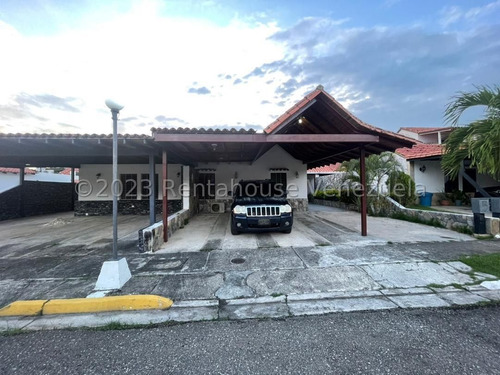 Casa En Venta Villas De Alcala San Diego Inm En Conjunto Cerrado Con Clima De Montana, Extraordinario Conjunto, Preciosas Areas Sociales, Agua De Pozo, Seguridad 24 Horas. 24-15443nm