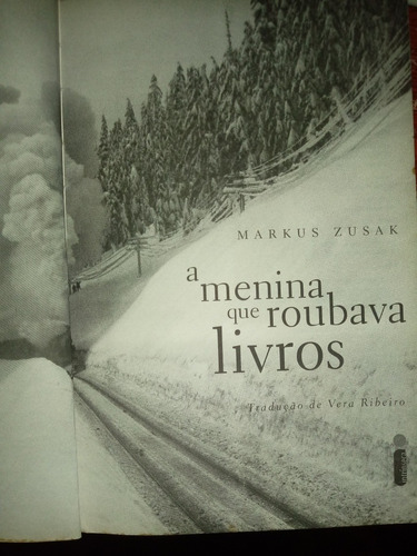 Livro A Menina Que Roubava Markus Zusak Capa Rara Bom.