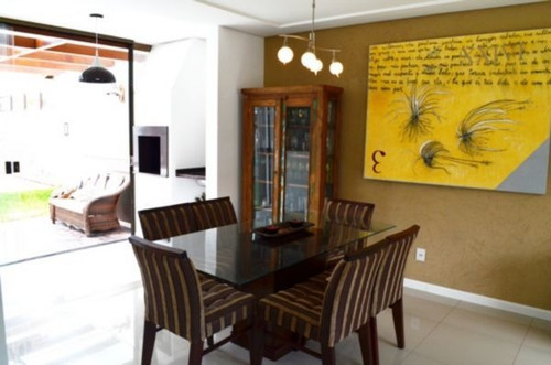 Casa Em Hípica Com 3 Dormitórios - Mi9268