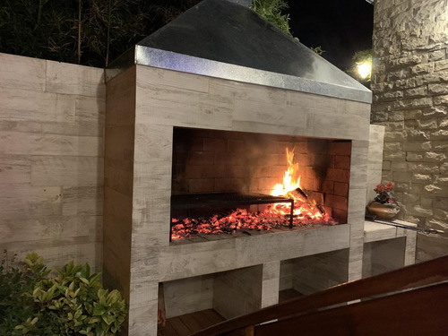 Imagen 16 de 18 de Casa Estilo Cabaña En Bosque Peralta Ramos, Mar Del Plata
