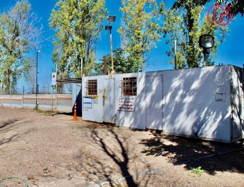 Greenwood Vende Base De Operaciones, Edificaciones Y Gran Terreno En Carril Rodriguez Peña.