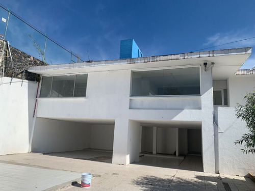 Jardines Del Pedregal,  Casa Con Uso De Suelo Para Equipamie