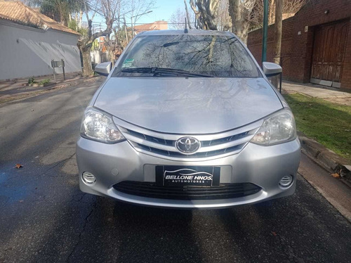 Imagen 2 de 15 de Toyota Etios Xs Nafta 1.5 Caja Manual De 6ta Año 2016