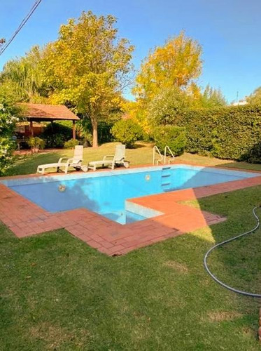 Casa En Carrasco 3dormitorios, Piscina, Barbacoa