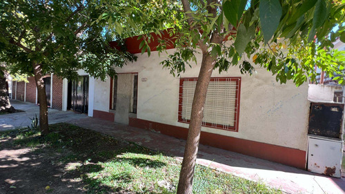 Imagen 1 de 8 de Casa Ph De Dos Ambientes En Venta En Ituzaingó Norte