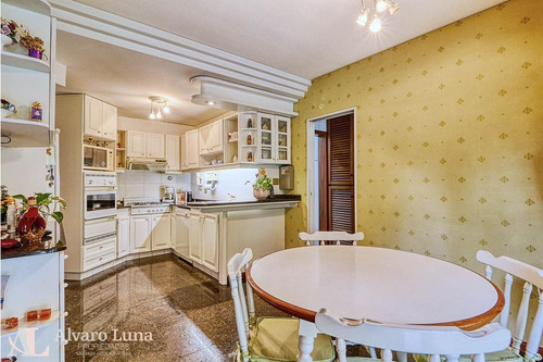 Imagen 3 de 18 de Vicente López Venta Casa De 6 Ambientes Con Jardín Y Piscina
