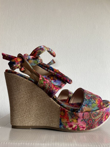 Sandalias Floreadas Plataforma Talla 38 