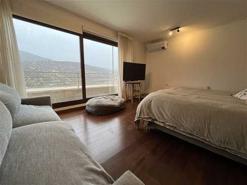 Casa En Venta 4 Dormitorios Como Nueva En Lo Barnechea