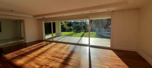 Imagen 16 de 30 de Impactante Casa En Alquiler Ayres Del Pilar Con 5 Dormitorios Y Excelente Diseño