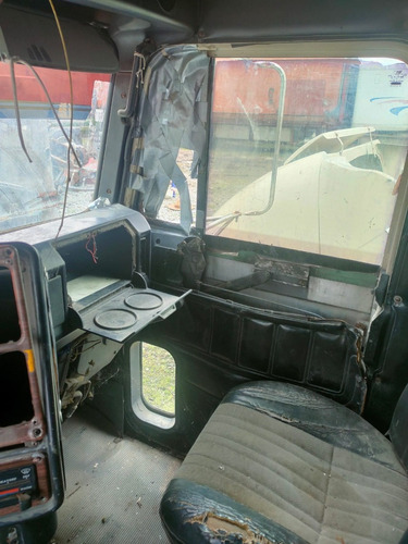 Imagen 4 de 6 de Freightliner Fld 120 Año 2002 Cabina