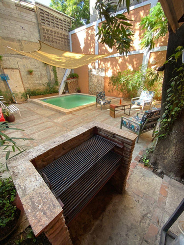 Apartamento Con Piscina En Alquiler, Zona Colonial