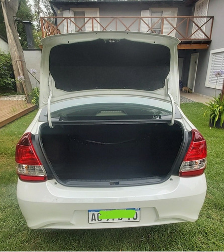 Imagen 5 de 15 de Toyota Etios 2018 1.5 Sedan Xls