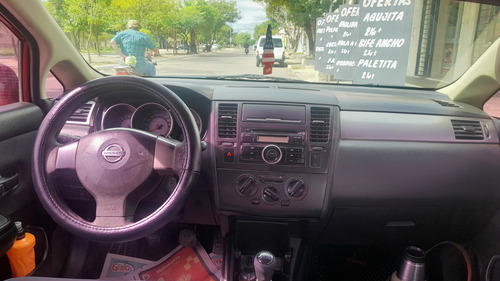 Nissan Tiida 1.8 Visia