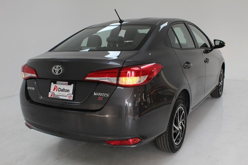 Toyota Yaris 2021 S Cvt