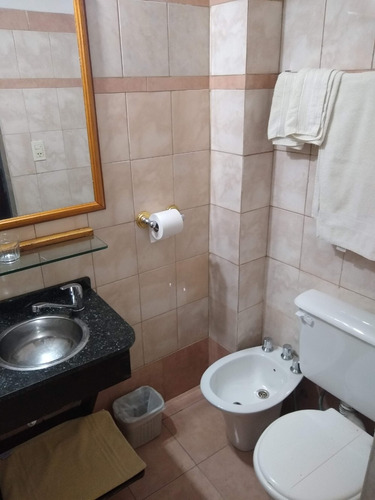 25 Departamentos En El Mismo Edificio. Para Que Fecha Lo Necesitas? Por Cuanto Tiempo?cuantas Personas Son? Excelente - Monoambiente - Está Disponible Ya !!! - Zona Hospital De Clínicas Y Facultades.