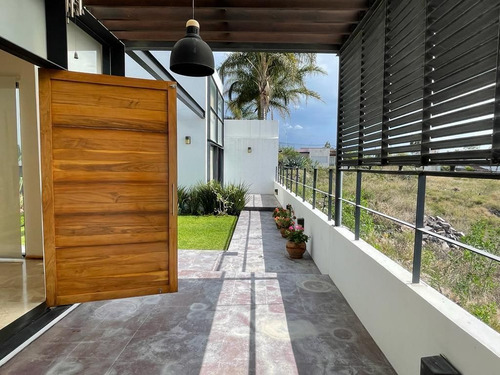 Preciosa Casa En Venta En Los Cipreses Corregidora