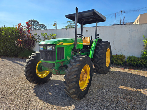 Trator John Deere 5403 - Ano 2003 - 4x4 Traçado