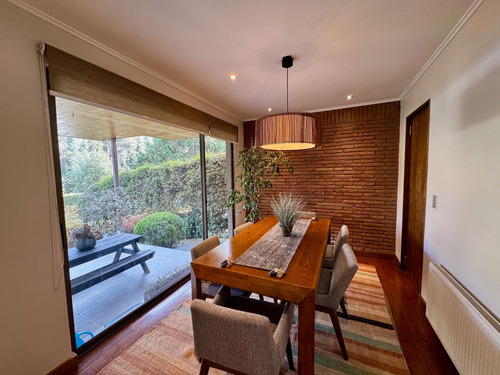 Casa Remodelada En El Arrayan / Lo Barnechea