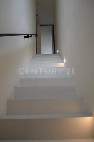 Town House En Venta - Fraccionamiento Montebello