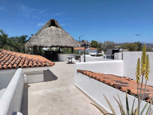 Villa De Lujo En Venta Pegada A La Playa, Kovay Gardens