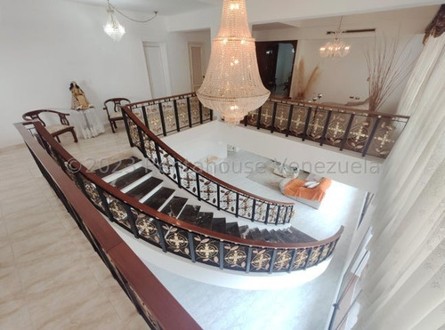Imagen 18 de 30 de && Penthouse En Venta Al Este De Barquisimeto Lara Rah 23-23690 //invierta Seguro Con Rentahouse//