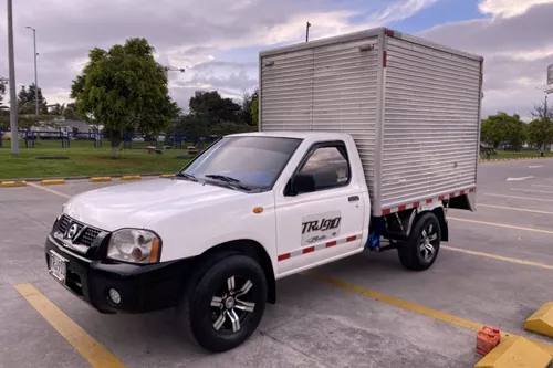 Nissan Np 300 Frontier 24l Mt 2.4