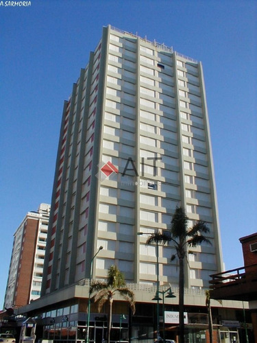 Imagen 18 de 22 de 3 Dormitorios En Pleno Centro De La Peninsula. Torre Con Servicios.