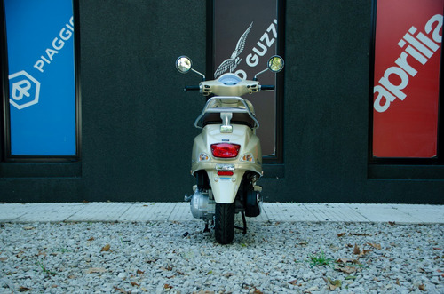 Imagen 4 de 15 de Scooter Vespa Elegante Vxl 150cc Beige 0km Cuotas Garantia