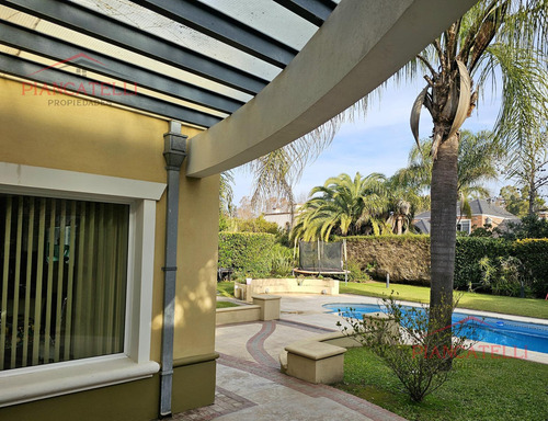 Venta De Casa En Campos De Alvarez Con 4 Habitaciones