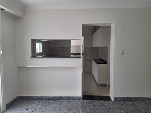 Casa De 6 Ambientes En Alquiler La Lucila
