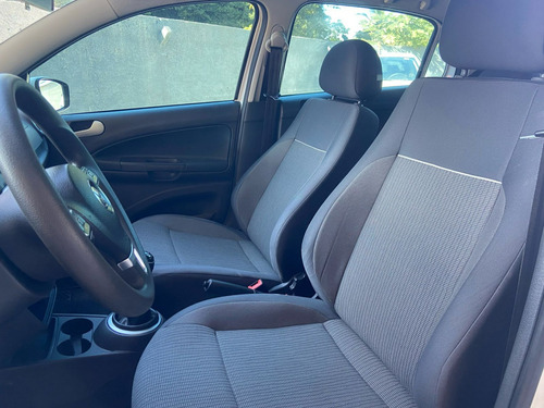 Volkswagen Gol 1.0 MI 8V FLEX 4P MANUAL G.VI