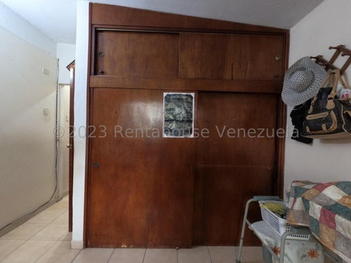 Imagen 22 de 30 de . Hermosa Casa En Venta En Fundalara Este De Barquisimeto, Lara Codigo 23-20591 Mas Informacion: 412 - 1498654 , Katty Vasquez Rentahouse Kv
