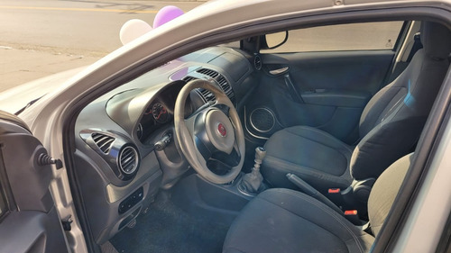 Imagem 7 de 13 de Fiat Siena Attractive 1.4 2013 / Troco E Financio