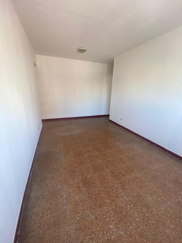 Departamento En Alquiler En Lanus Este