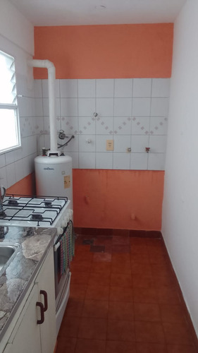 Coqueto, Luminoso Y Muy Comodo 2 Ambientes Interno En Lanus
