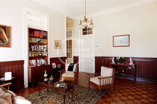 2 Pisos, 7 Dorm. Con Gran Patio En Valparaíso