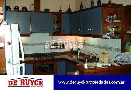 Imagen 3 de 9 de Local Con Vivienda En Venta En Quilmes Oeste