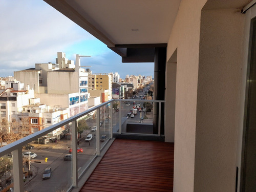 Imagen 11 de 30 de Departamento De 3 Ambientes - A La Calle - Av Independencia 2800