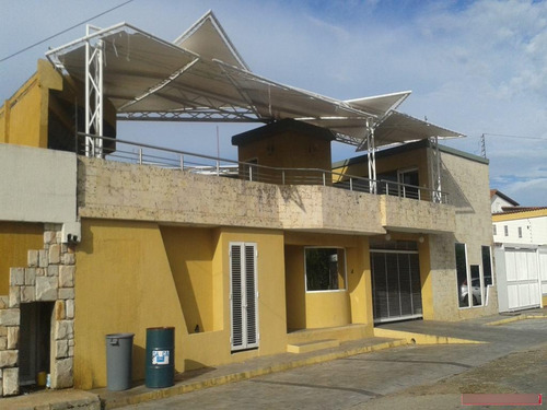 Casas En Venta - Juanico Caroni