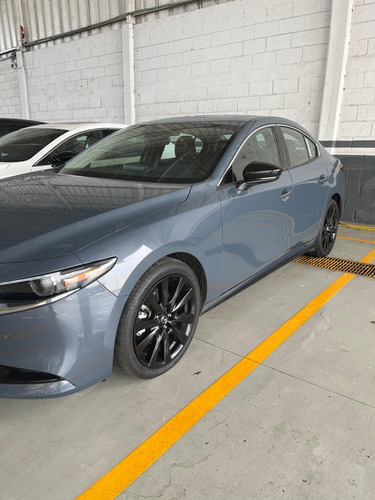 Mazda3 Signature